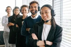 Externalizar Atención al Cliente vs Interno: Costes Ley 2026